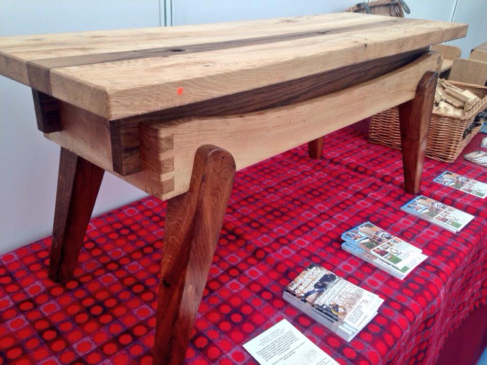 Mainc Llan | Llan Bench