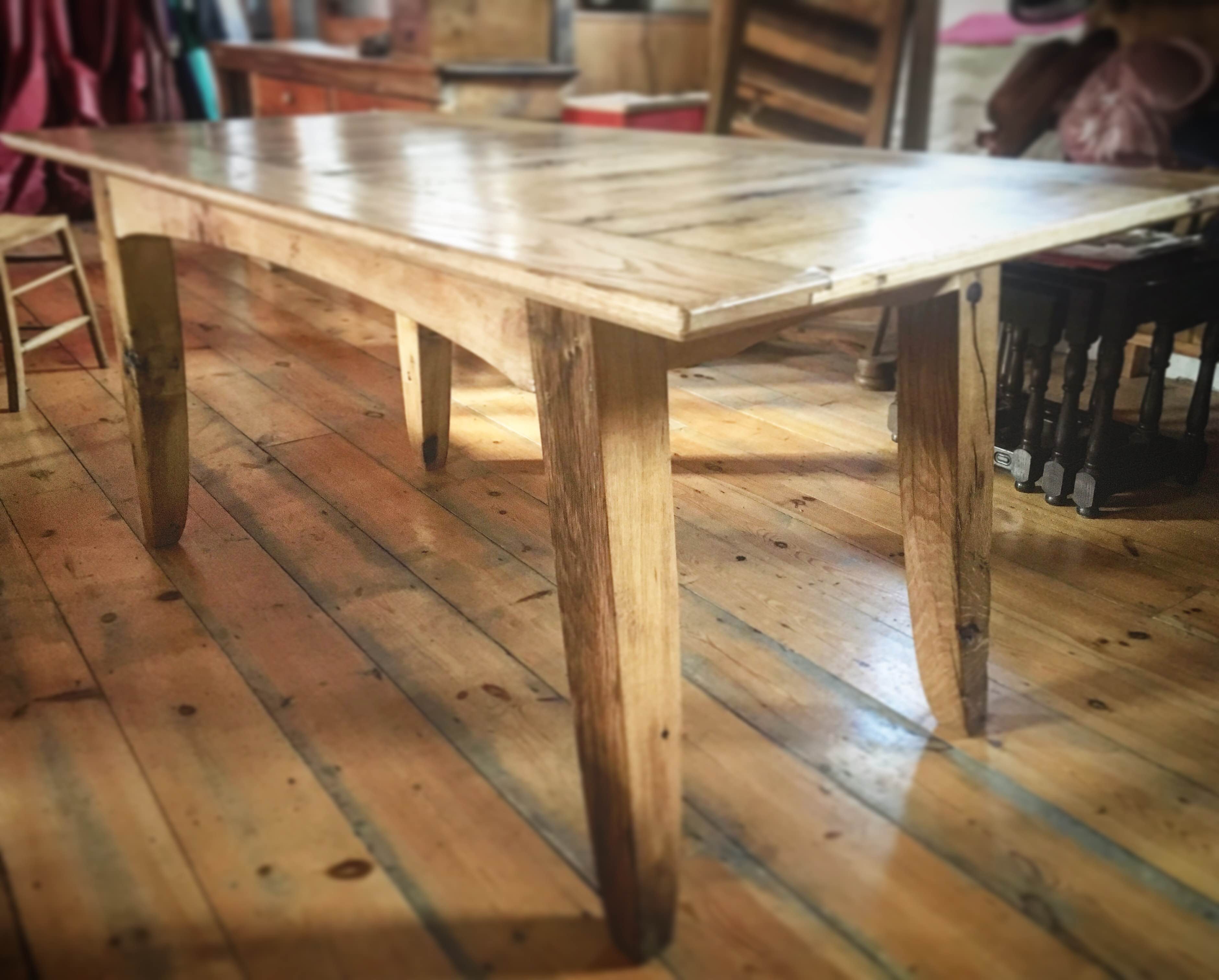 Bwrdd Bwyta – Dining Table