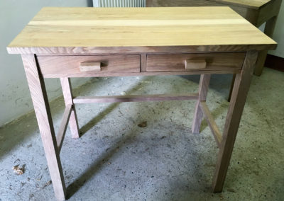Desg Ynn Yr Ysgwrn – Welsh Ash Desk