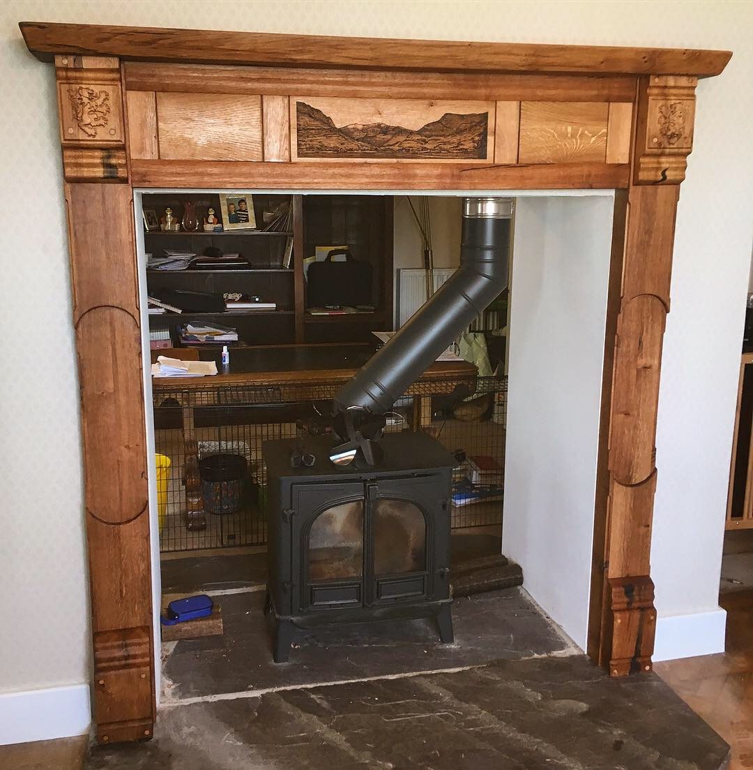 Cwmpas Lle Tân Addurnedig – Decorated Fireplace Surround