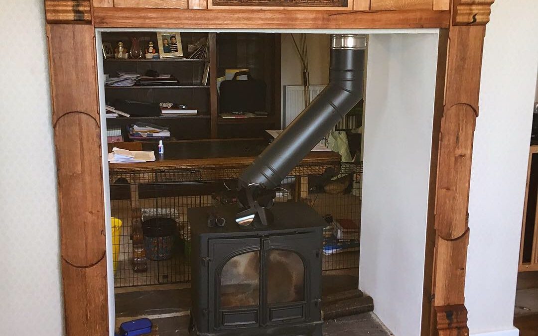 Cwmpas Lle Tân Addurnedig – Decorated Fireplace Surround