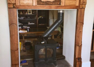 Cwmpas Lle Tân Addurnedig – Decorated Fireplace Surround